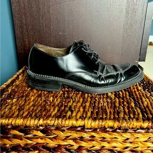 Men’s shoes!! Ladies come get an early Christmas present for your partner😆